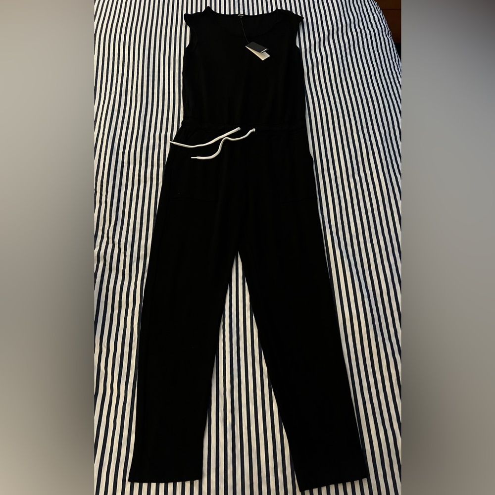 NWT- Monrow black jumper super soft size small